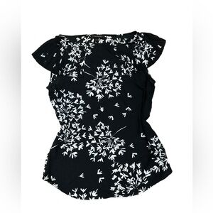 Banana republic size small black and white dressy blouse top pleated sleeves